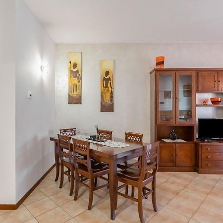 Apartamento Lilly House - Travaco Siccomario - By Host4U San Martino Siccomario Exterior foto